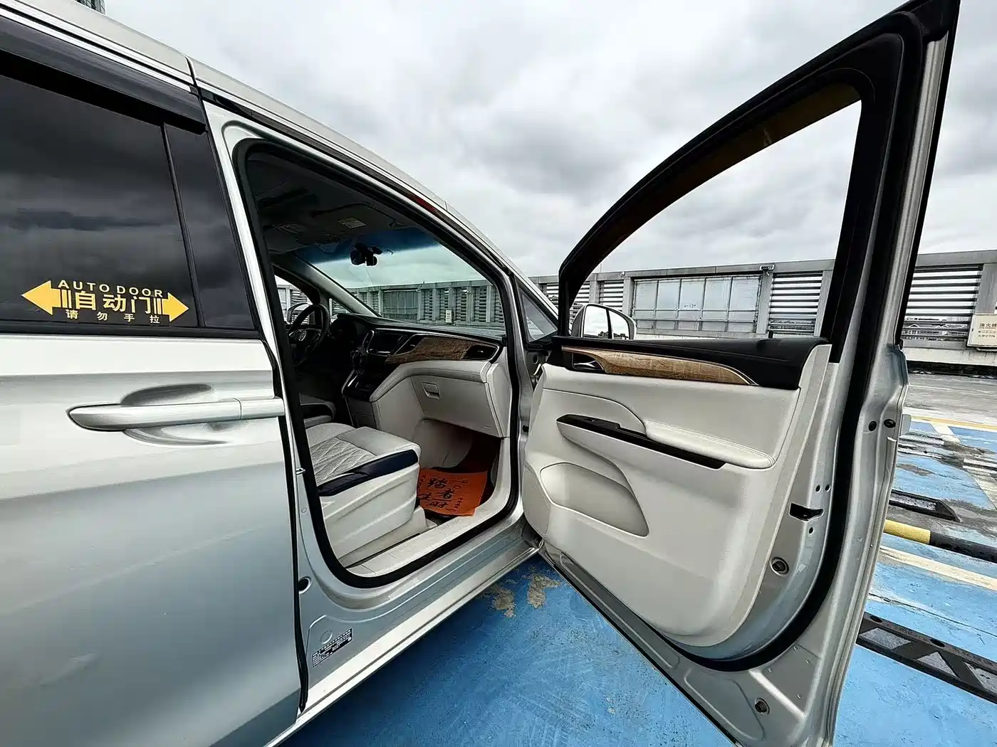 Buick GL8 2017 ES 28T Comfort Type China V фото 11