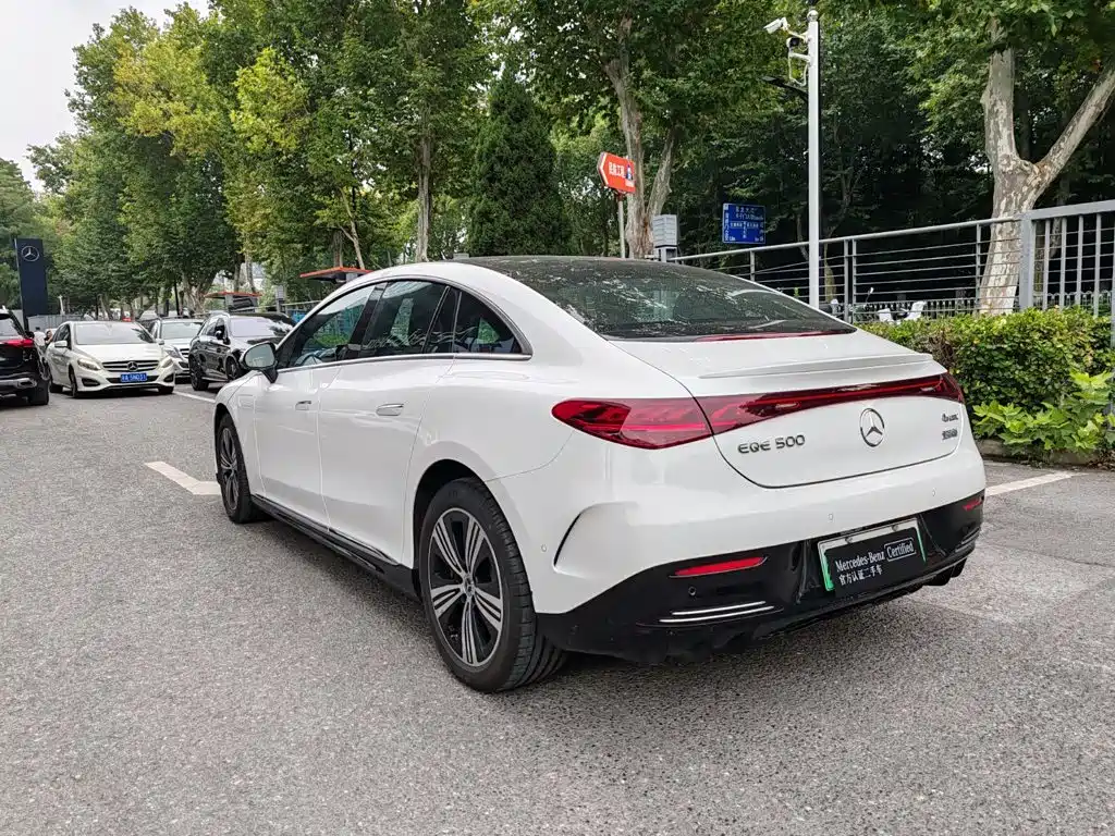 Фото 3 - Mercedes-Benz EQE