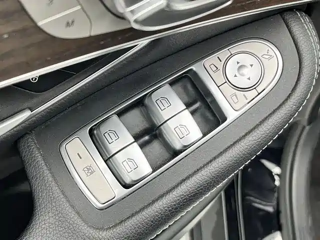 Mercedes-Benz GLC 2022 Facelift GLC 260 L 4MATIC Luxury Model фото 21