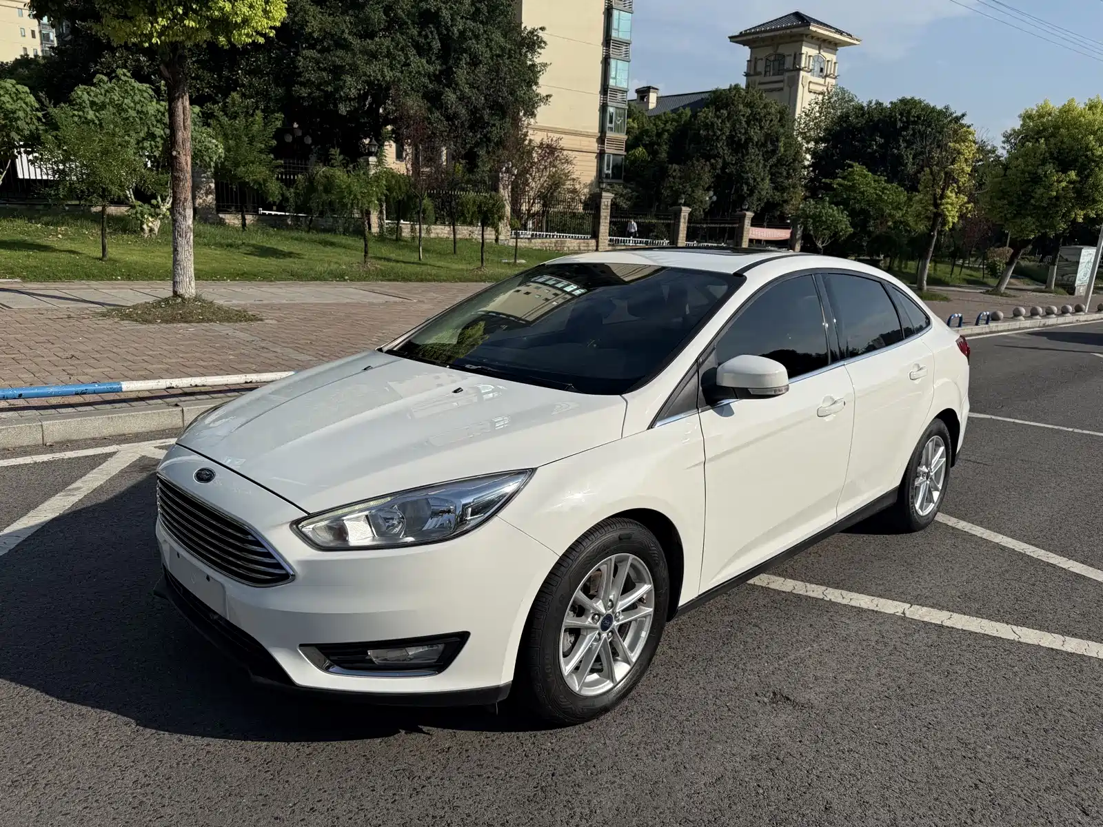 Фото 1 - Ford Focus