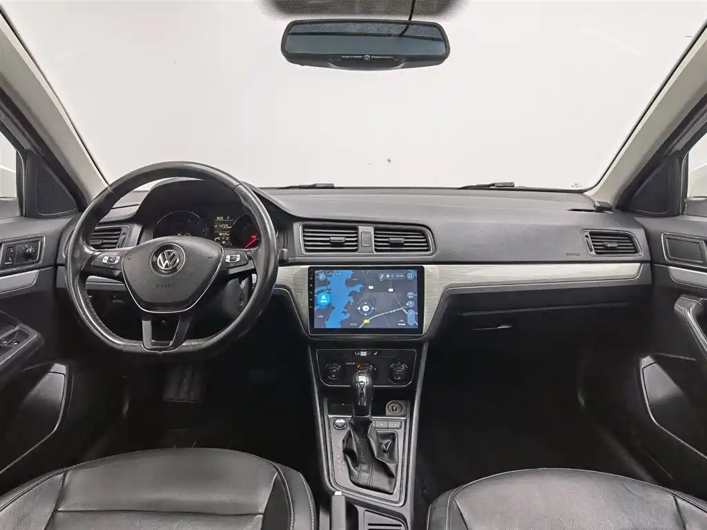 Volkswagen Lavida Tour 2017 180TSI DSG Comfort Edition фото 5