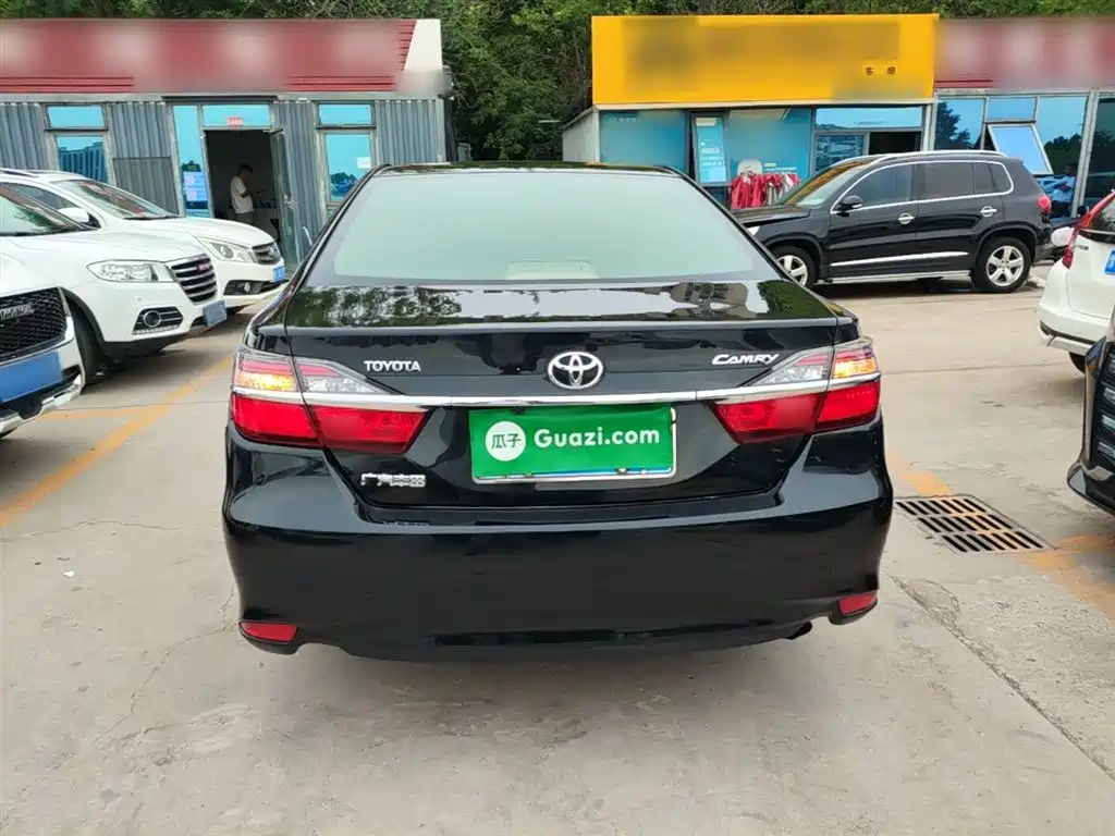 Toyota Camry 2016 2.0E 10th Anniversary Elite Edition фото 6