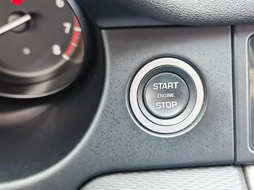 Land Rover Discovery Sport 2019 240PS SE Dynamic Edition China VI фото 18