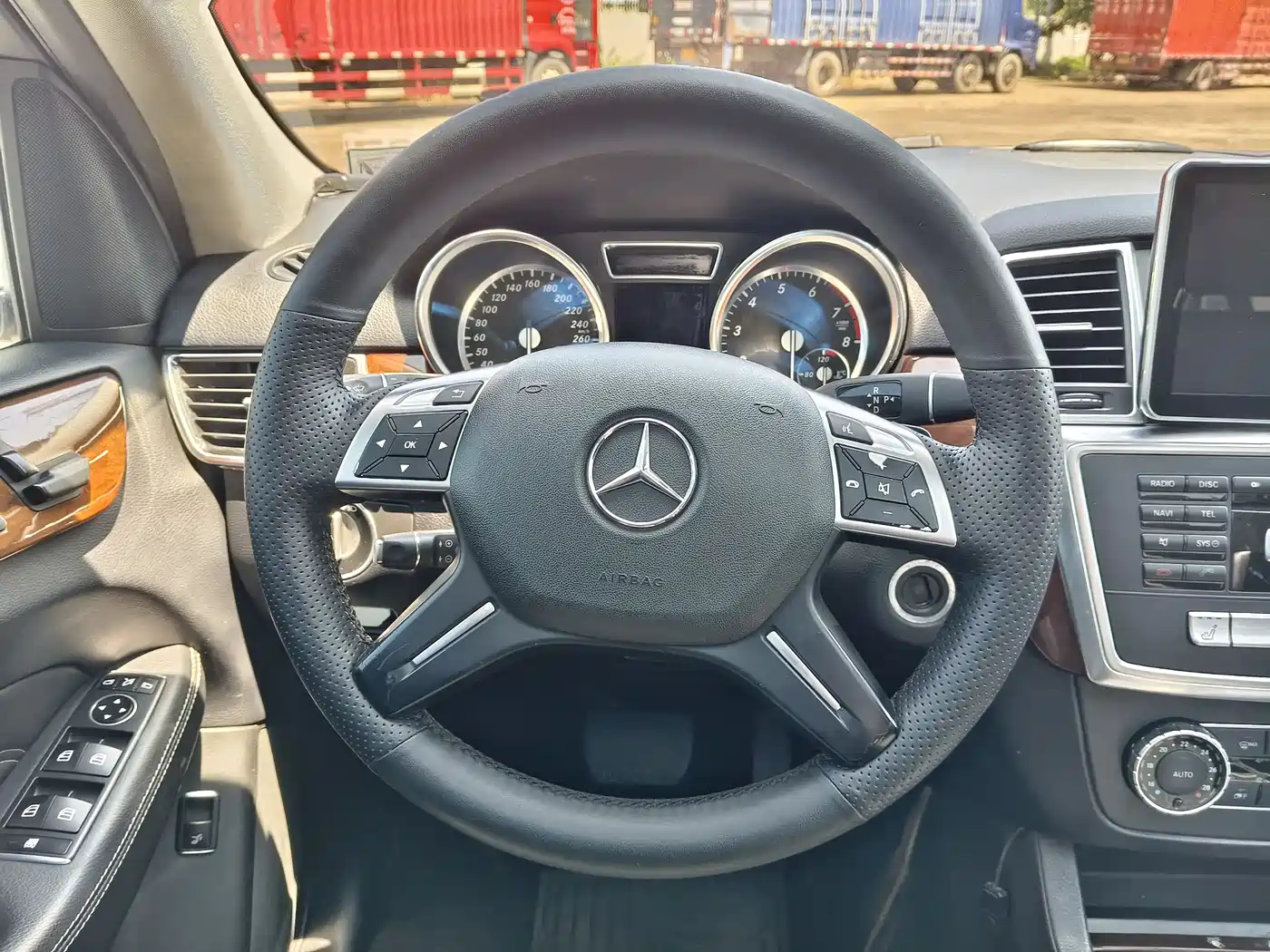 Mercedes-Benz M-Class 2014 ML 400 4MATIC Dynamic фото 15