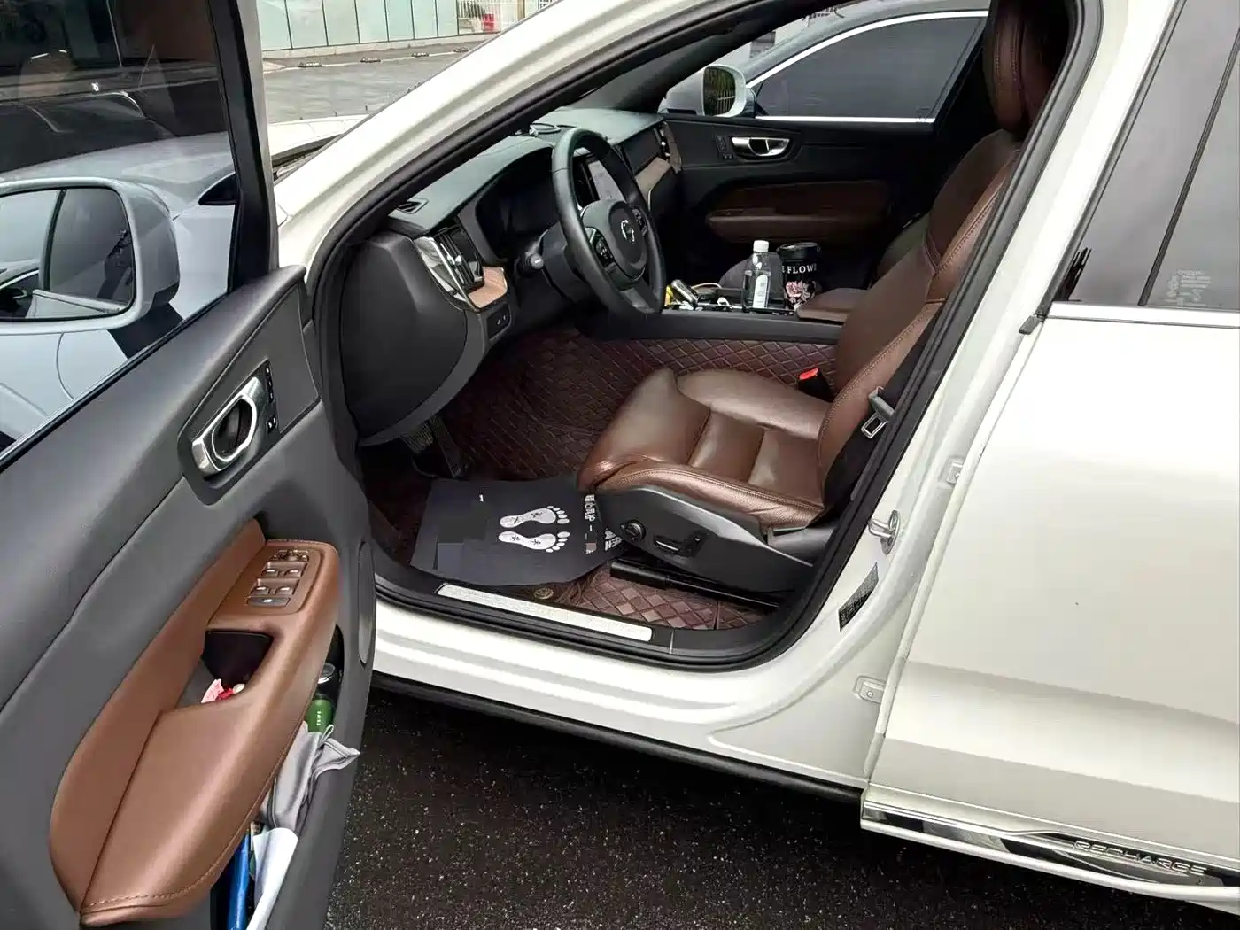 VOLVO XC60 PLUG IN HYBRID