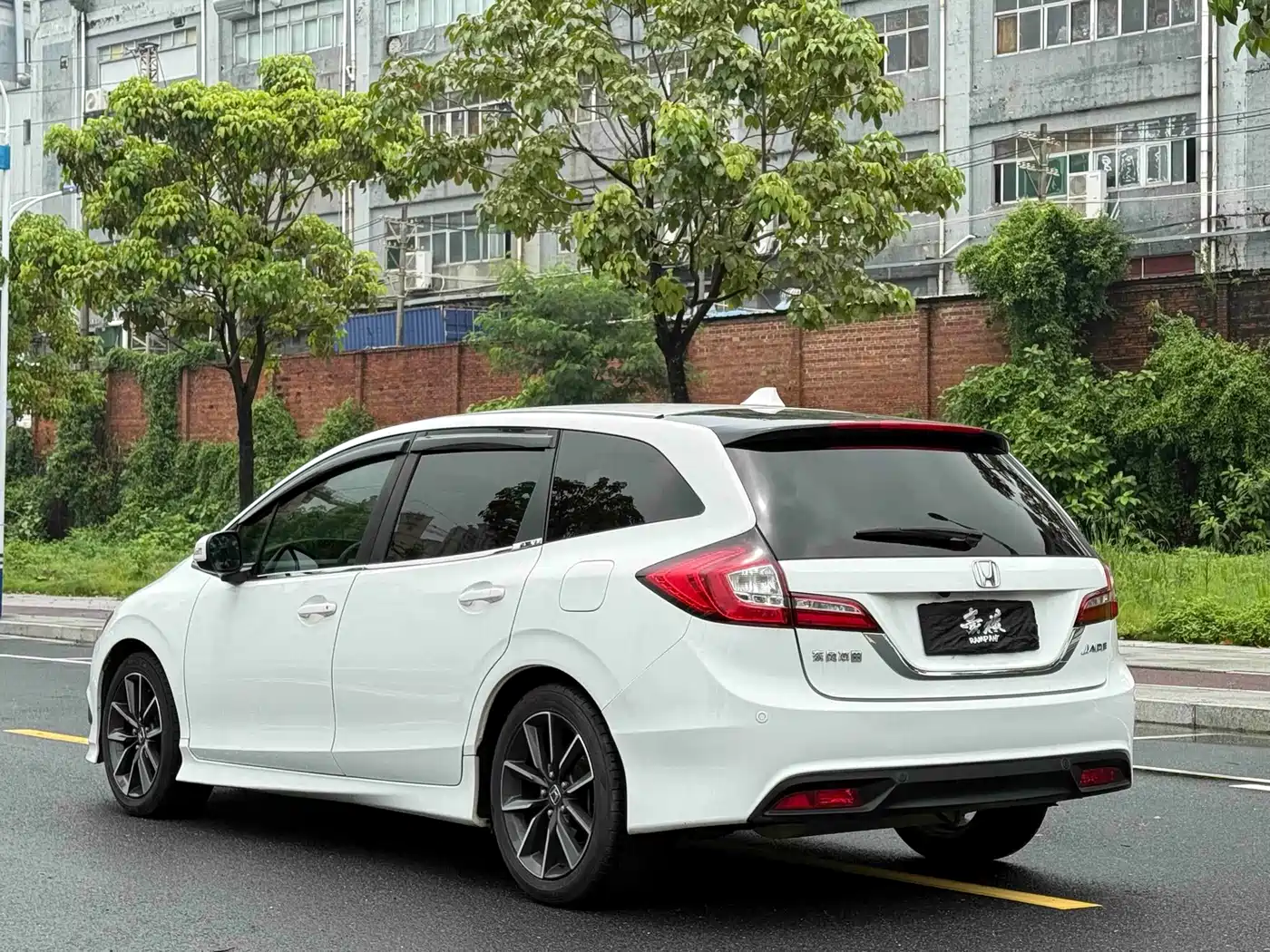 Honda Jade 2014 2013 1.8L Automatic Comfort Edition 5-seater