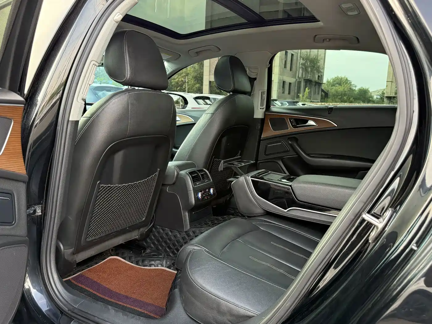 Фото 12 - Audi A6L