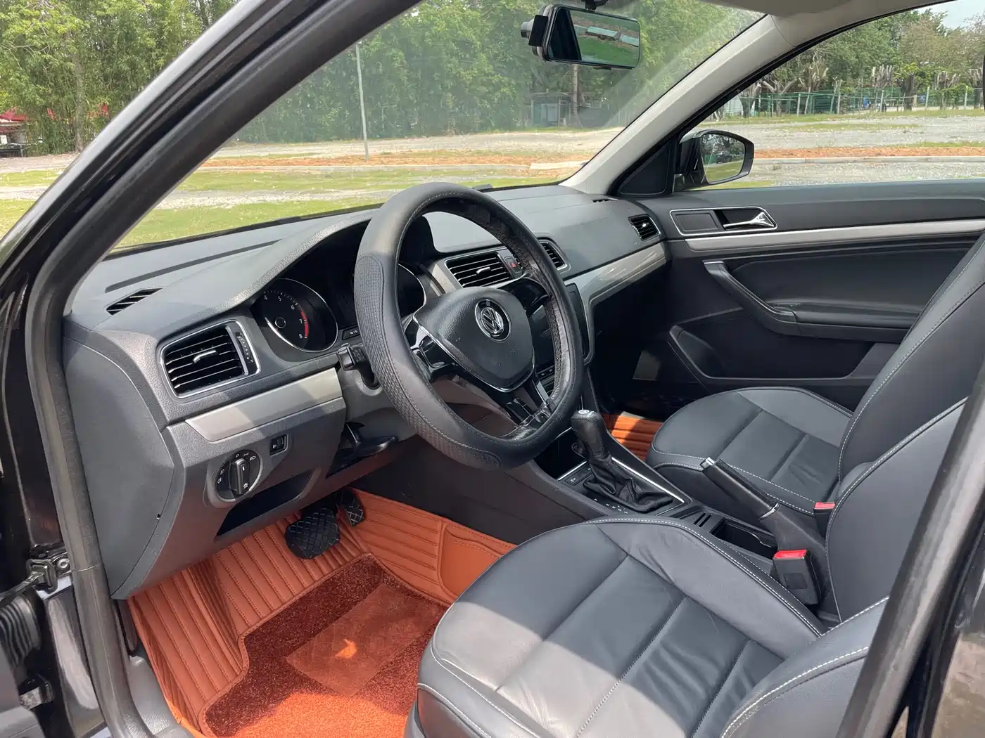 Volkswagen Lavida 2017 1.6L Automatic Comfort Edition фото 10
