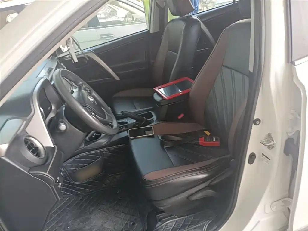 Toyota RAV4 Rongfang 2019 2.0L CVT 2WD Style X Limited Edition China VI фото 15