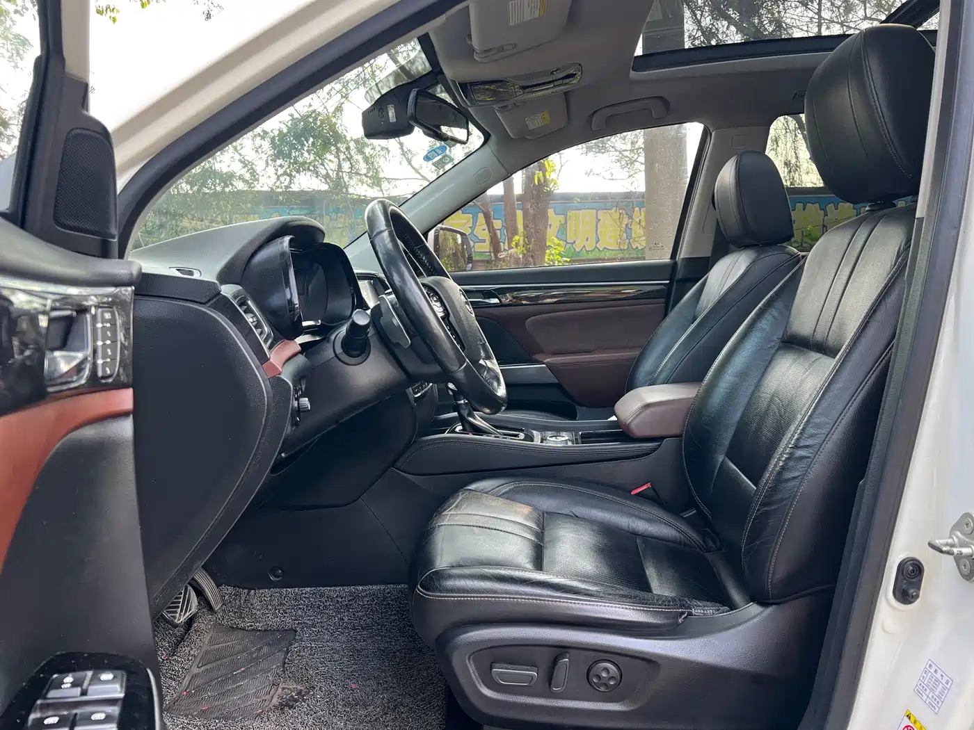 GAC Trumpchi Trumpchi GS8 2017 320T AWD Luxury Smart Connect (7-Seater) фото 5