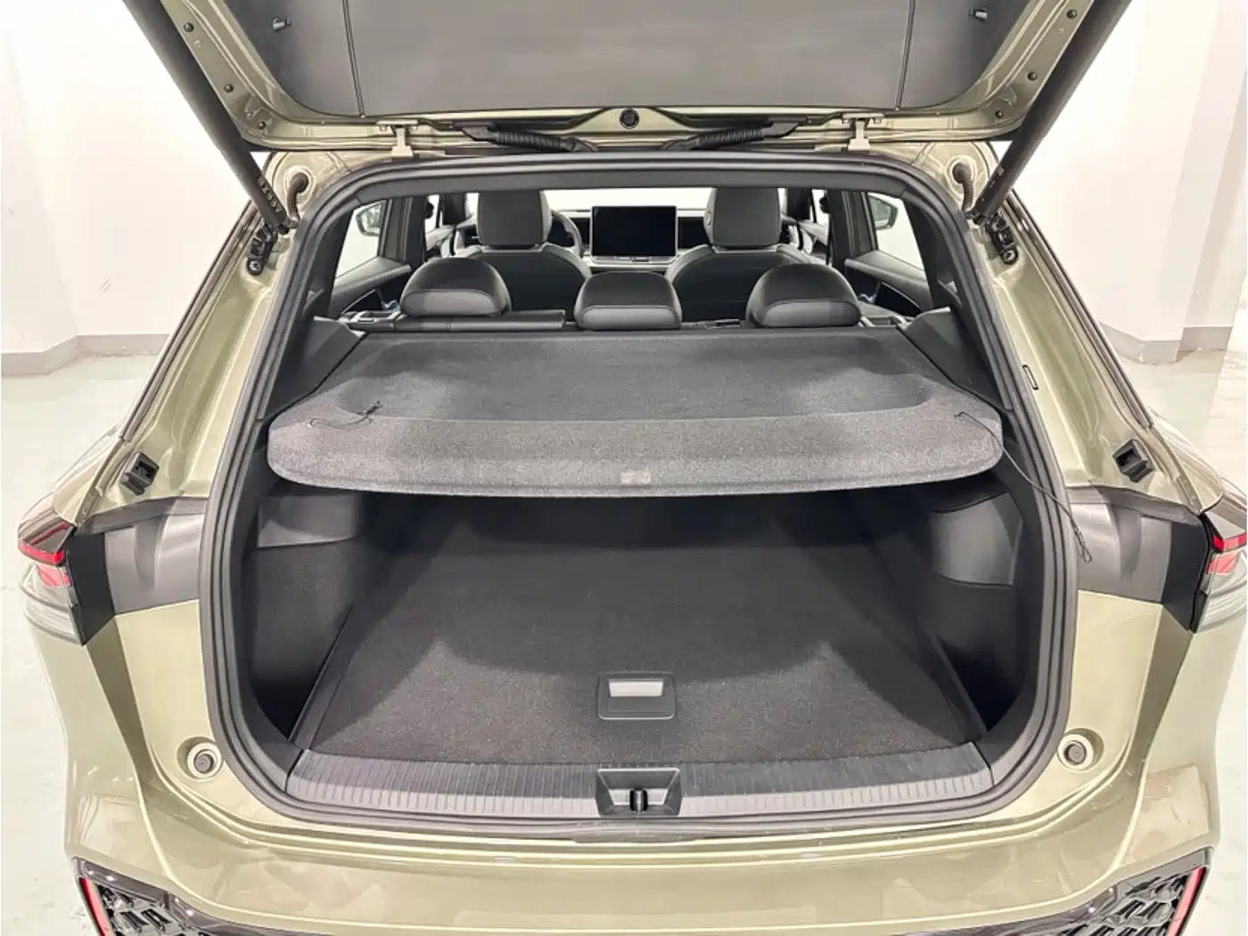 Volkswagen Tayron 2025 Model Tayron L 380TSI 4WD Luxury Easy Package фото 6