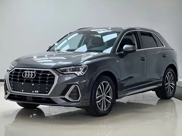 Фотография AUDI Q3