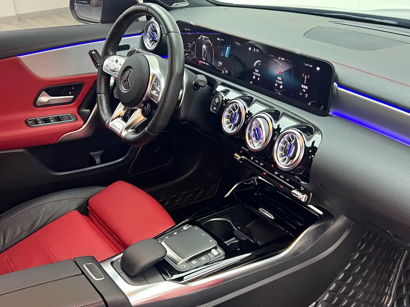 Mercedes-Benz A-Class AMG 2022 AMG A 35 L 4MATIC фото 22
