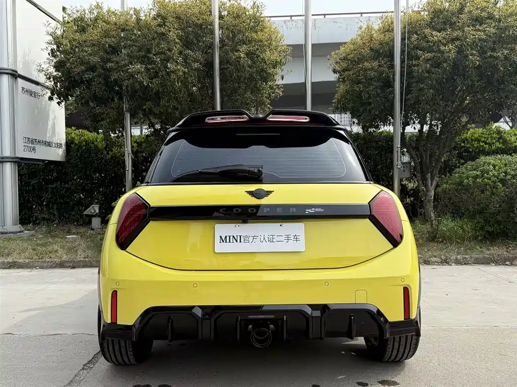 MINI JCW 2026 2025 JOHN COOPER WORKS