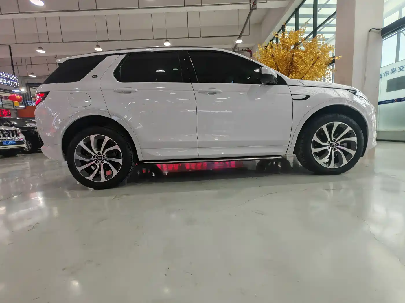 Land Rover Discovery Sport 2023 249PS R-Dynamic S Performance Version фото 27