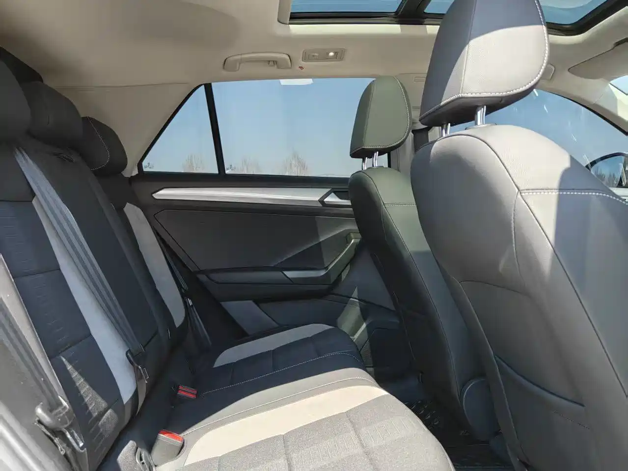 Volkswagen T-ROC 2022 280TSI DSG 2WD Elite PLUS фото 24