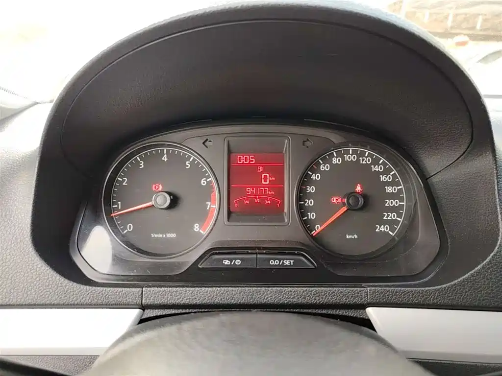 Volkswagen Jetta 2015 1.6L Manual Comfort фото 12