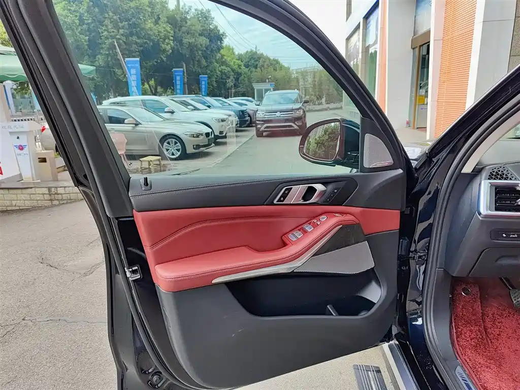 BMW X5 2023 xDrive 30Li Premium M Sport Package фото 6