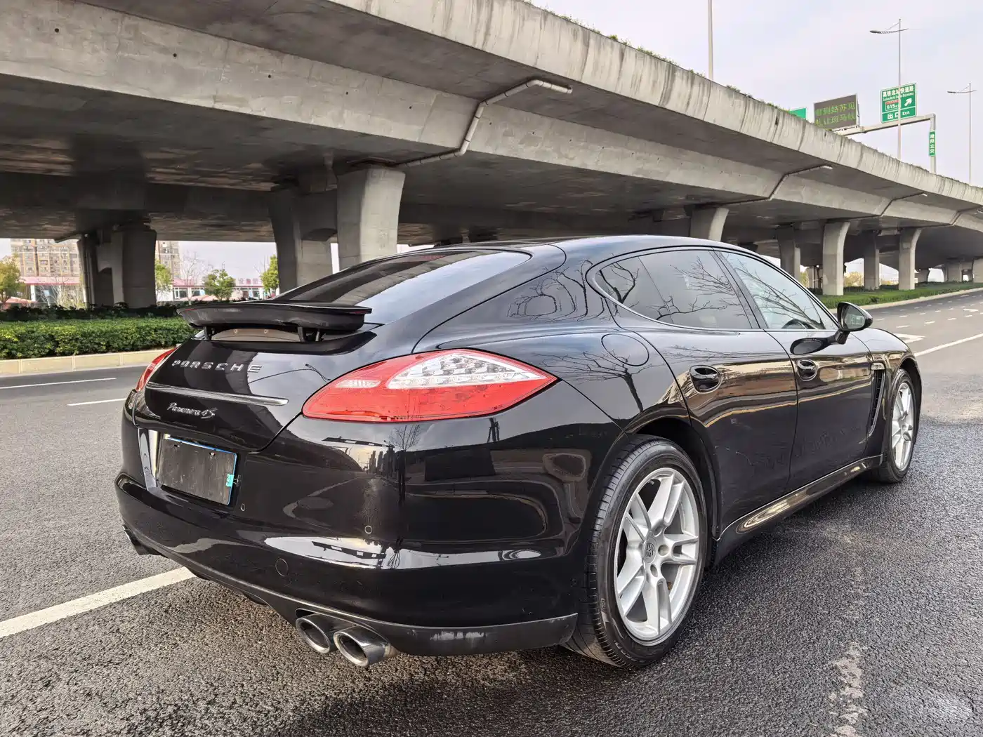 Porsche Panamera 2010 Panamera 4 3.6L фото 21