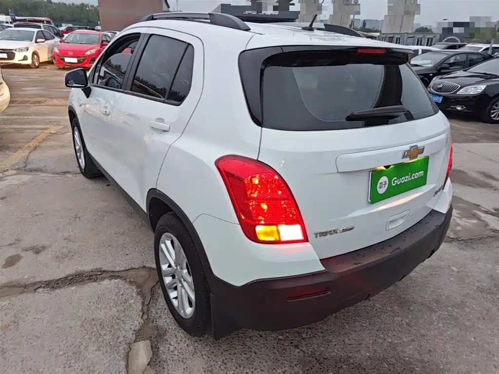 Chevrolet Trax 2016 1.4T Automatic 2WD Comfort Sunroof Edition фото 5