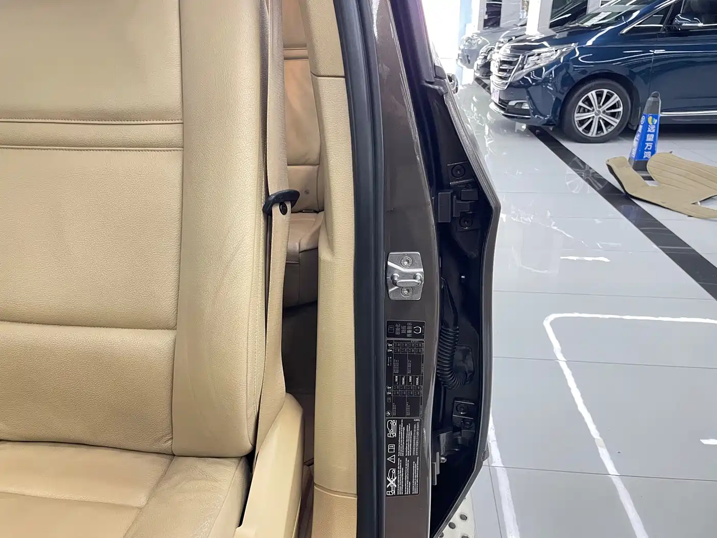 BMW X5 (Import) 2011 xDrive35i Leading Edition фото 29