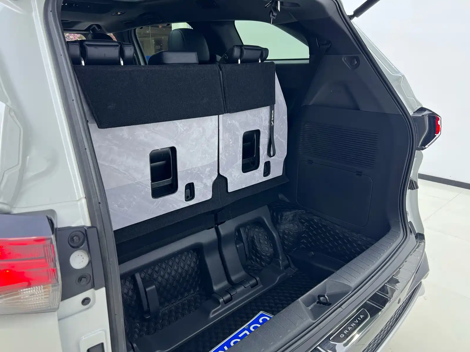 Фото 22 - Toyota Granvia