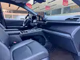 Фото 23 - Toyota Granvia