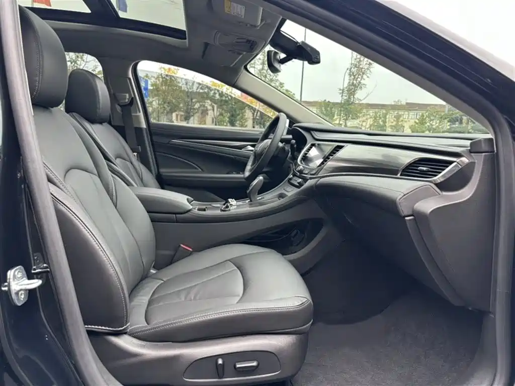 Buick LaCrosse 2022 652T Luxury фото 17