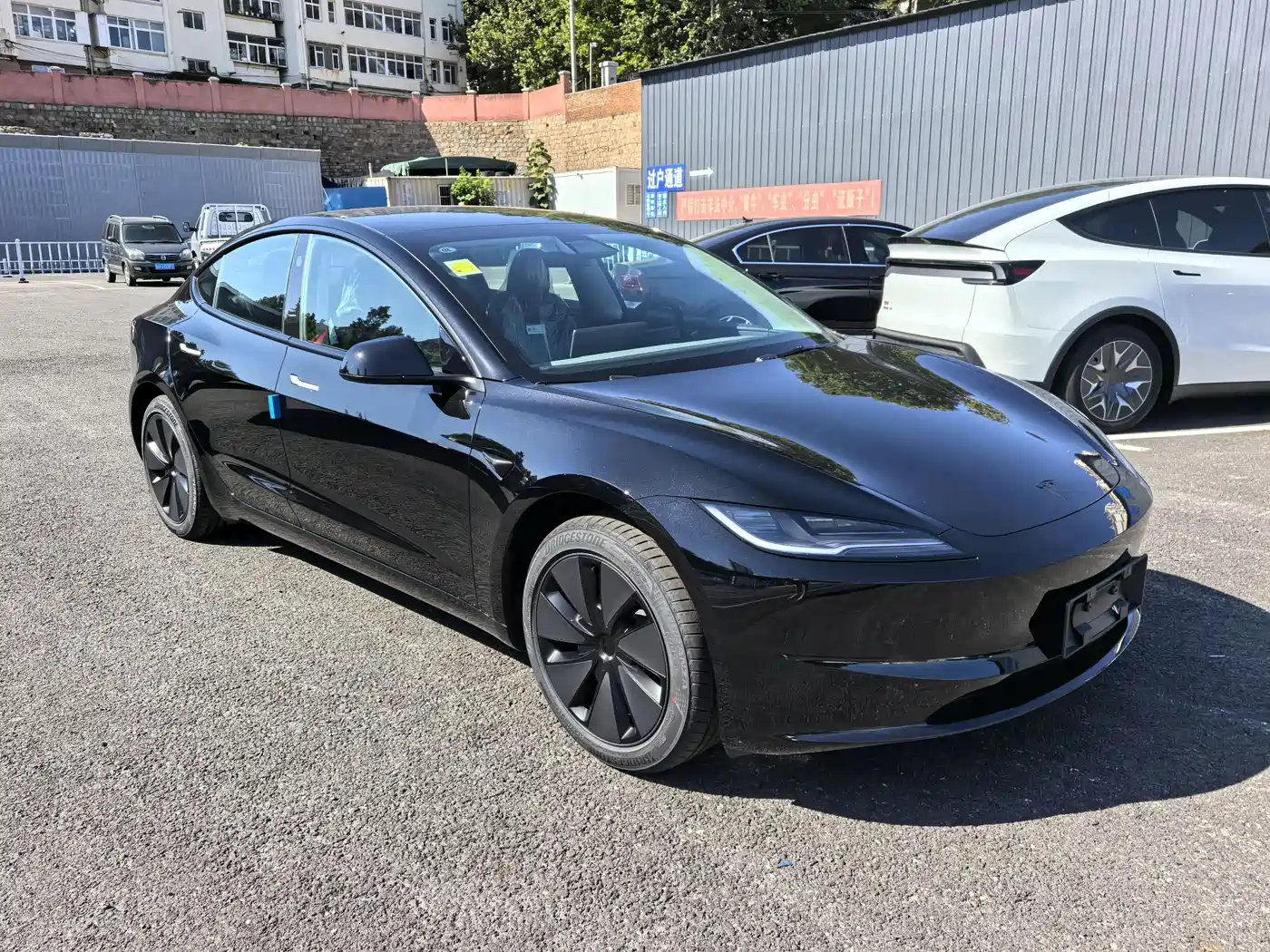 Tesla Model 3 2026 2025 Model Year Facelift Rear-Wheel Drive