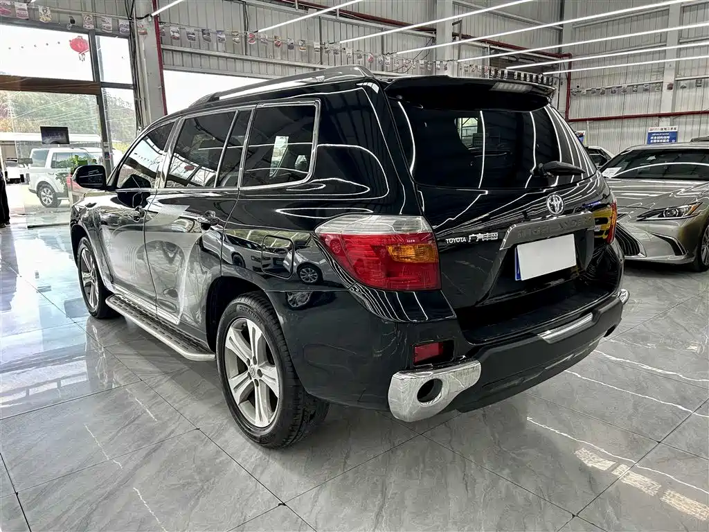 Toyota Highlander 2012 2.7L 2WD 7-Seater Luxury Edition фото 4