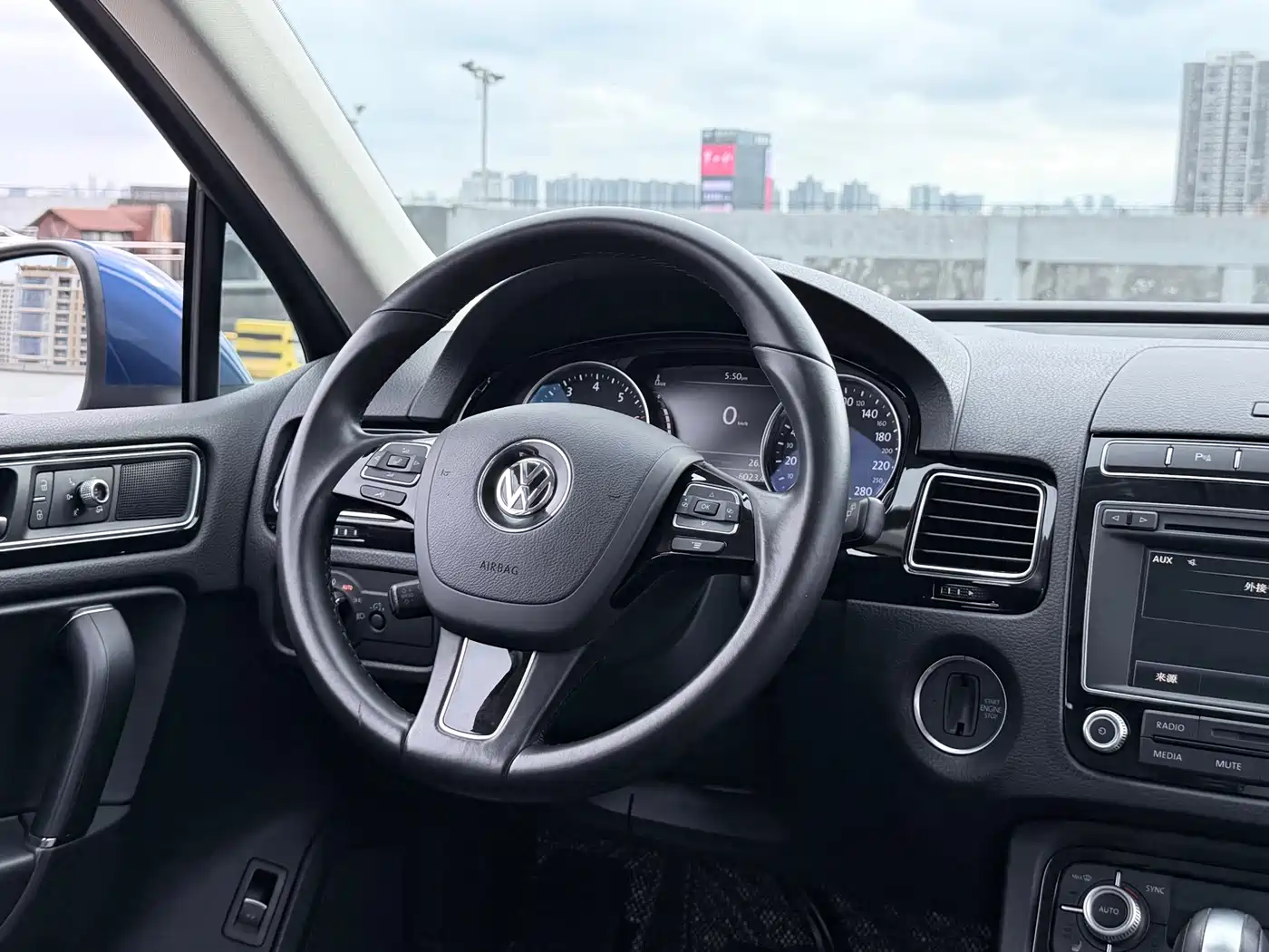 Volkswagen Touareg 2017 3.0TSI Explorer Edition фото 10