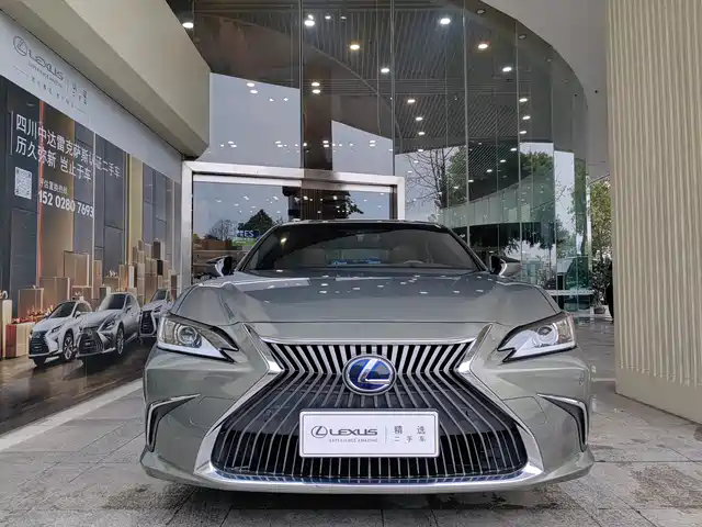 LEXUS ES