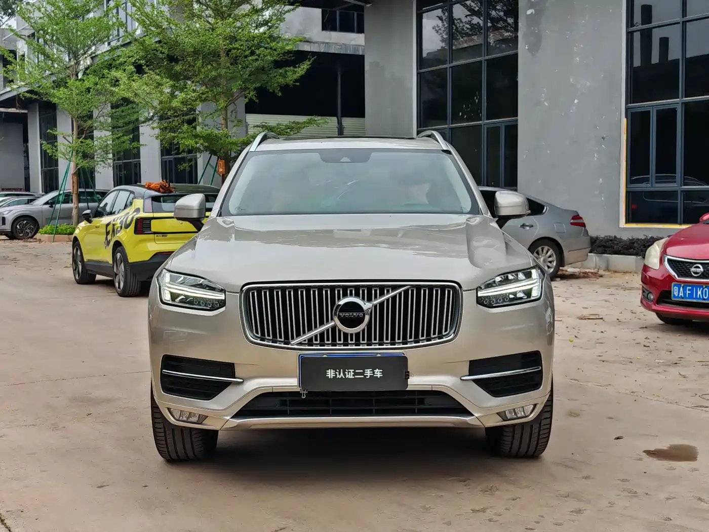 VOLVO XC90