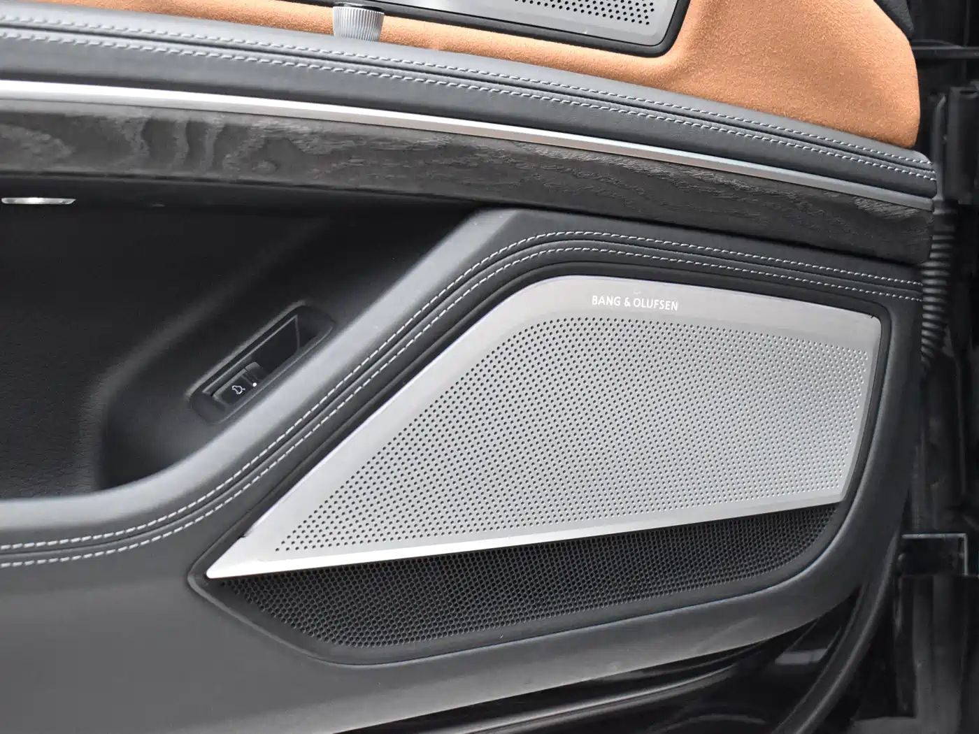 Photo 14 - Audi A8