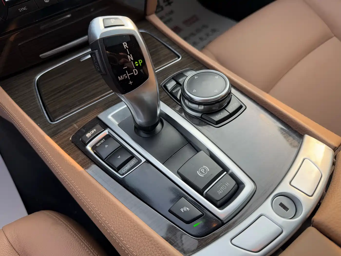 BMW 7 Series 2014 730Li Premium фото 11