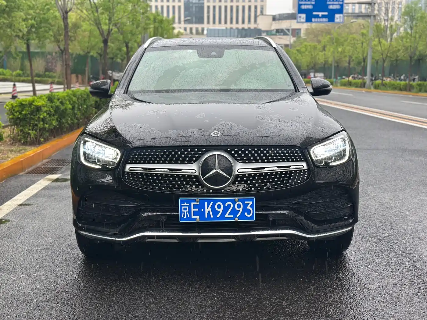 MERCEDES-BENZ GLC