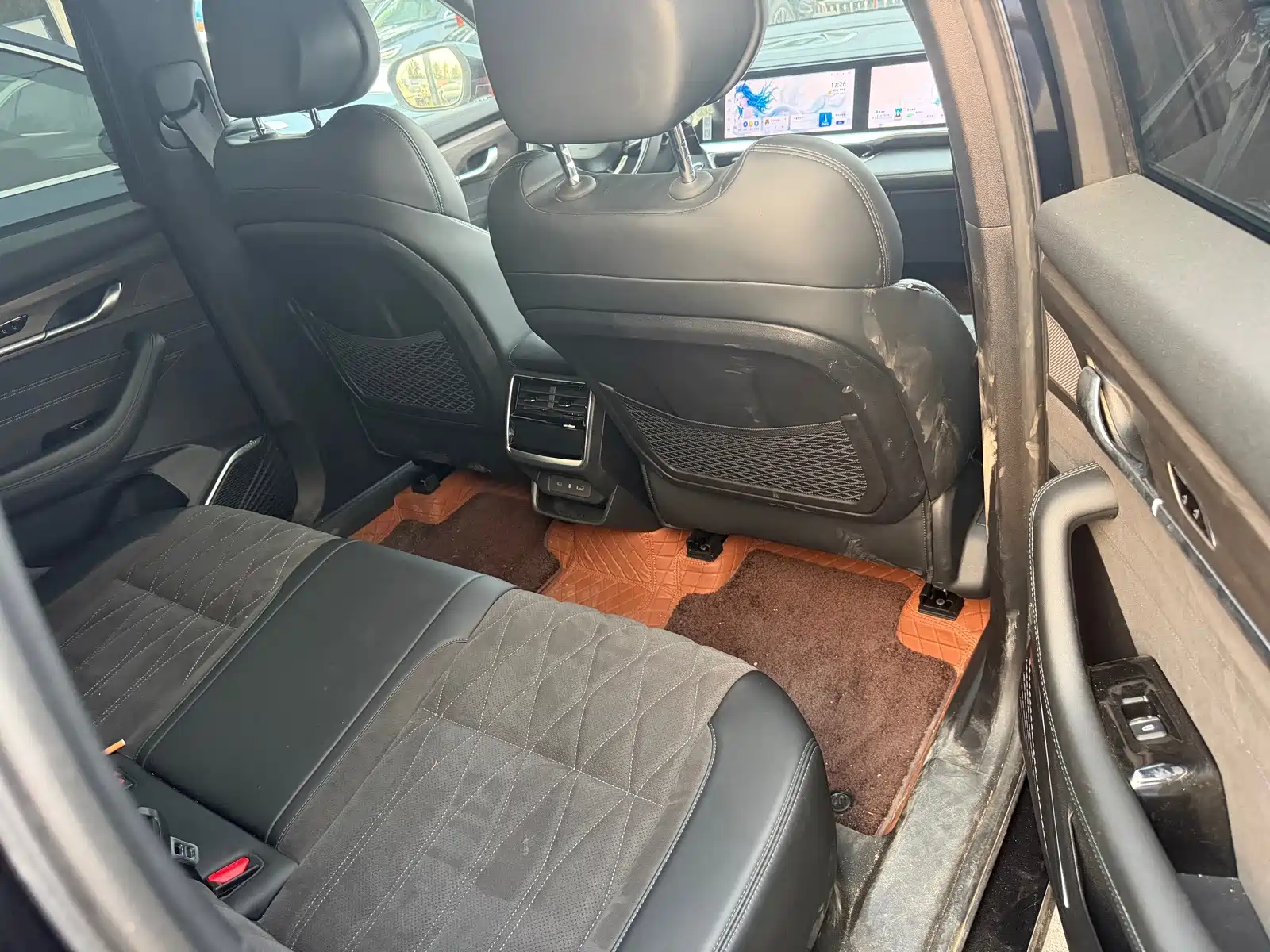 Фото 7 - Geely Monjaro