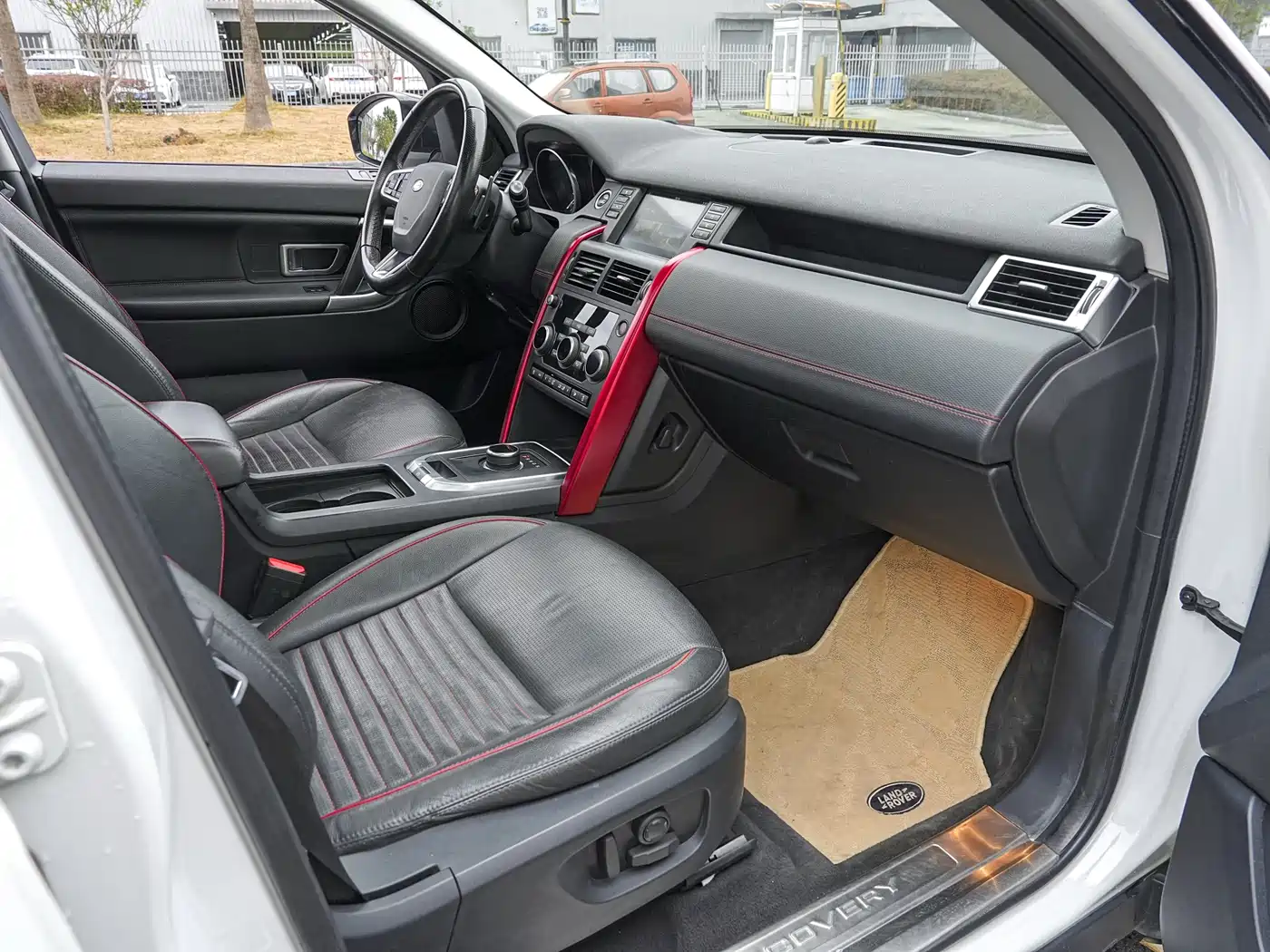 Фото 22 - Land Rover Discovery Sport