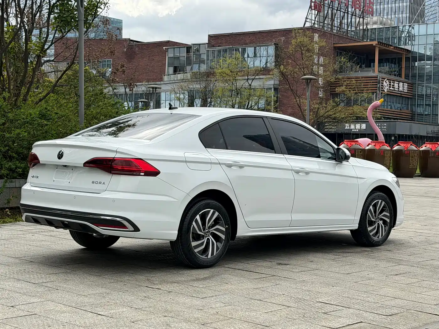 VOLKSWAGEN BORA