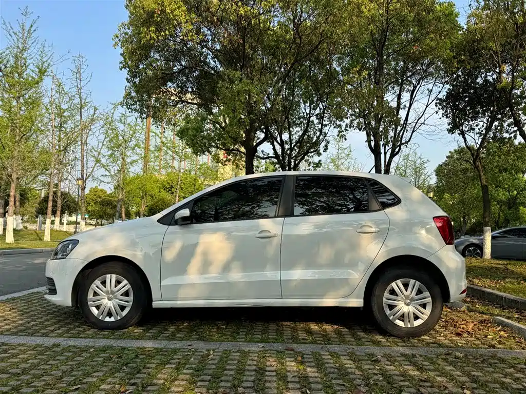 Volkswagen Polo 2018 1.5L Auto Safe Drive фото 6