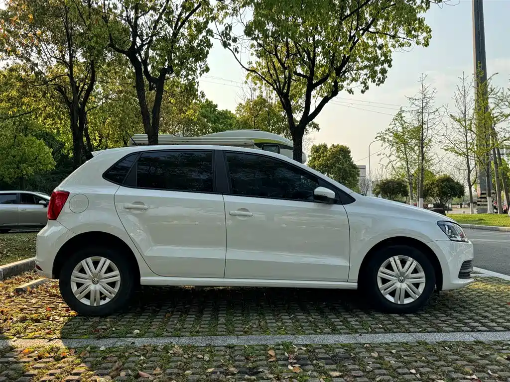 Volkswagen Polo 2018 1.5L Auto Safe Drive фото 17