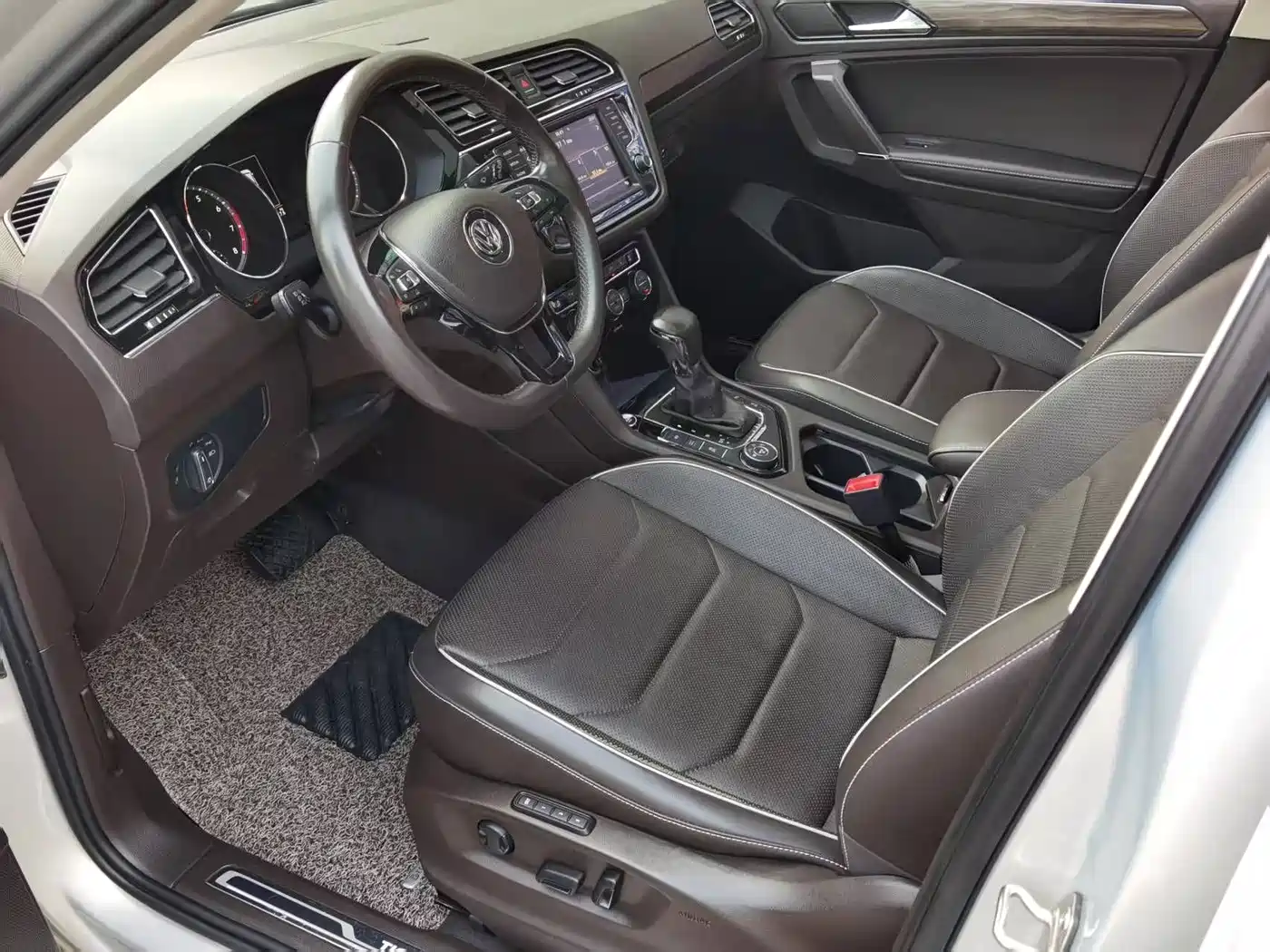 Volkswagen Tiguan L 2017 380TSI Automatic 4WD Flagship Edition фото 8
