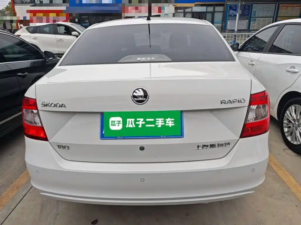 Škoda Rapid 2016 1.6L Automatic Pioneer Edition фото 6