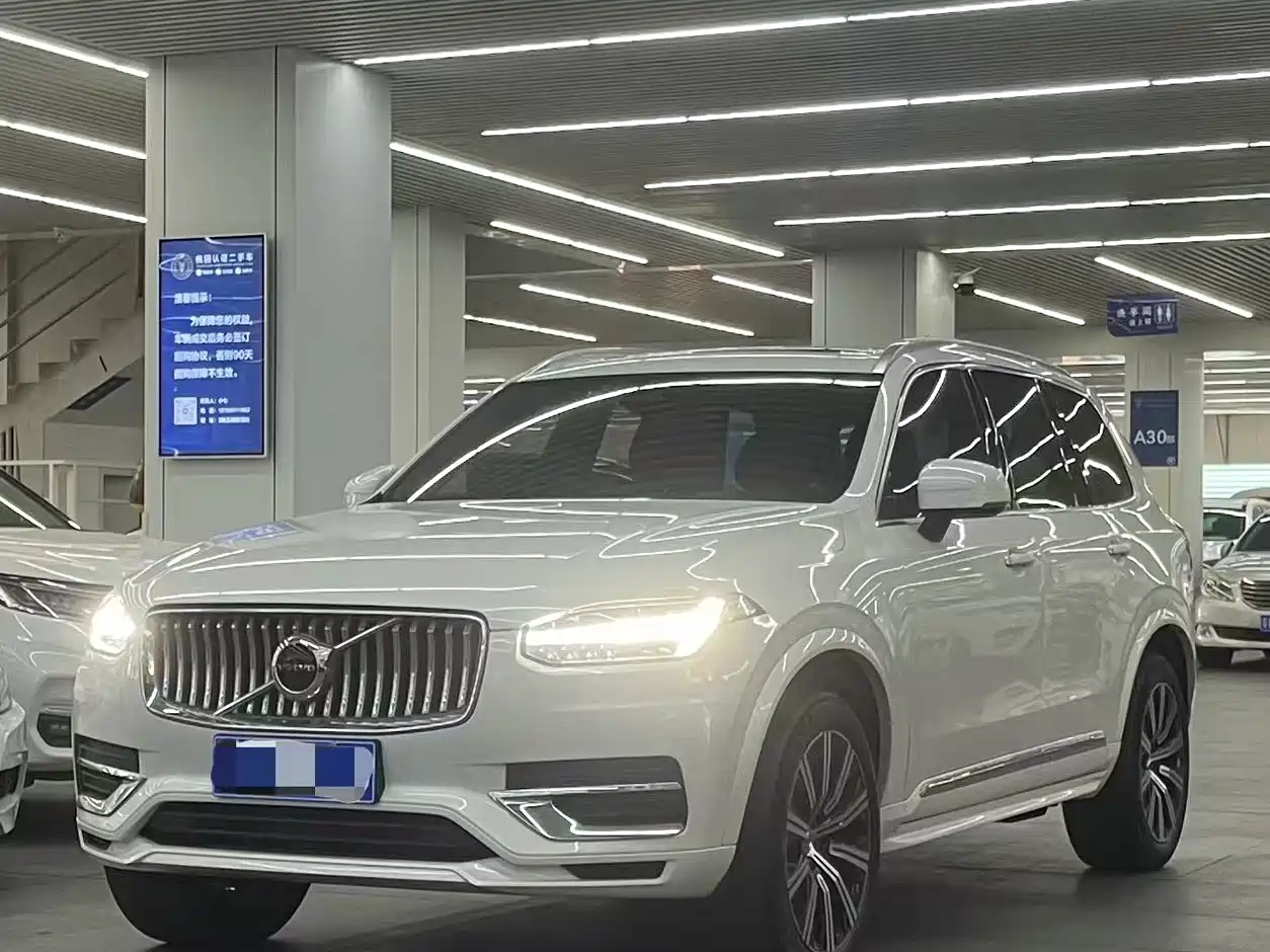 VOLVO XC90