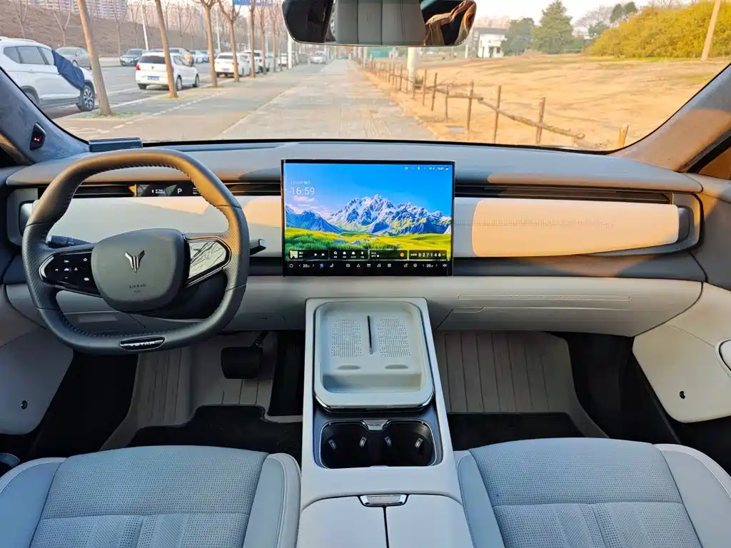 صورة 11 - Voyah Auto Voyah Zhiyin