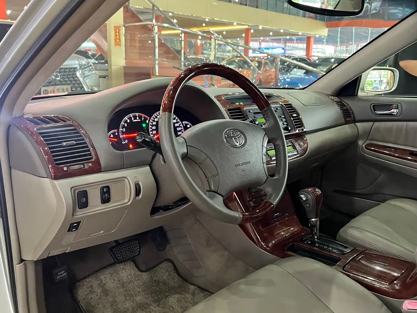 Toyota Camry (Overseas) 2005 2.4 Luxury Edition фото 7