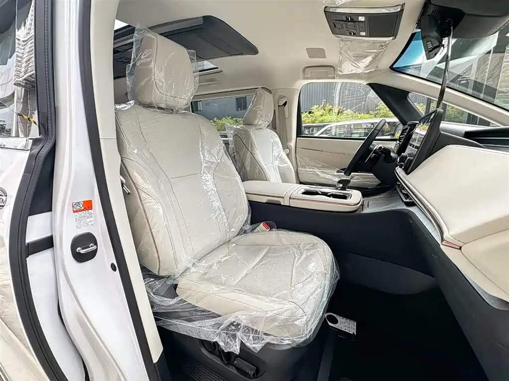 Lexus LM 2025 Model 500h Six-Seater Prestige Edition фото 13
