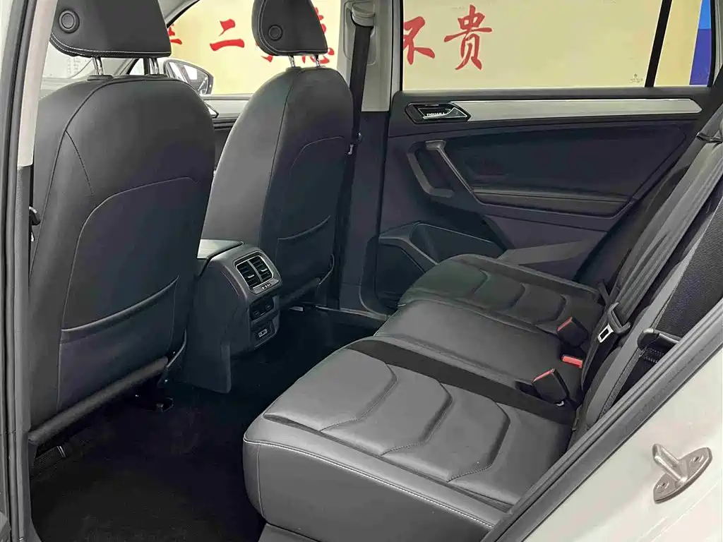 Volkswagen Tiguan L 2017 330TSI Automatic 2WD Luxury Edition фото 9