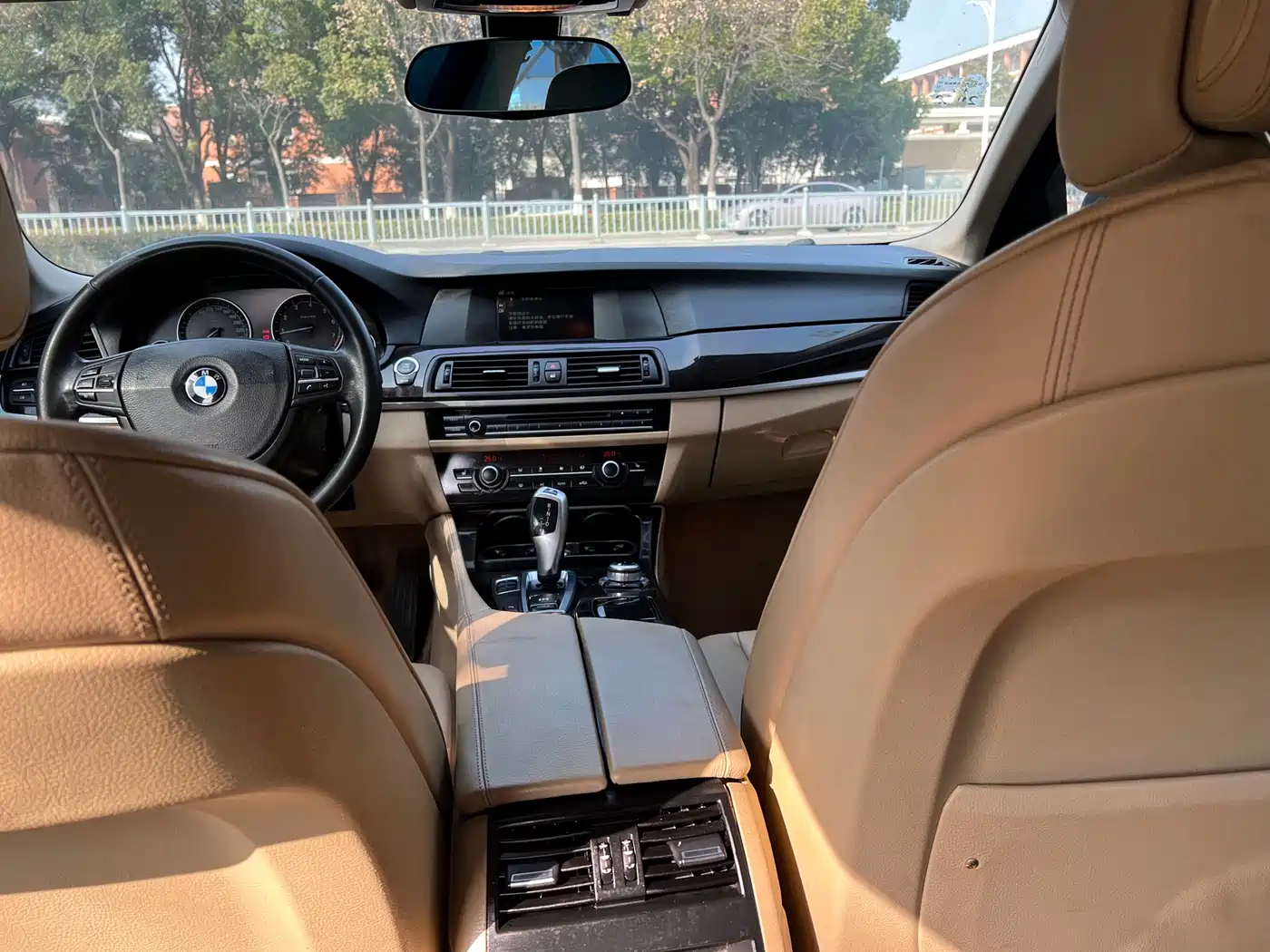 BMW 5 Series 2013 525Li Leadership фото 13