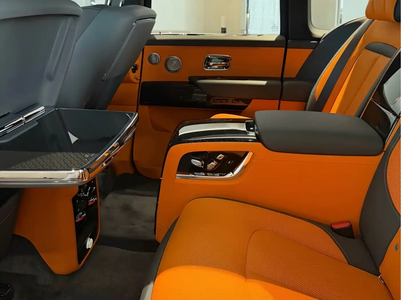 Rolls-Royce Cullinan фото 9